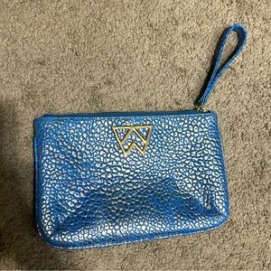 Kelly Wynne Wristlet Metallic Blue